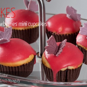 Vanilla & Strawberries Mini Cupcakes